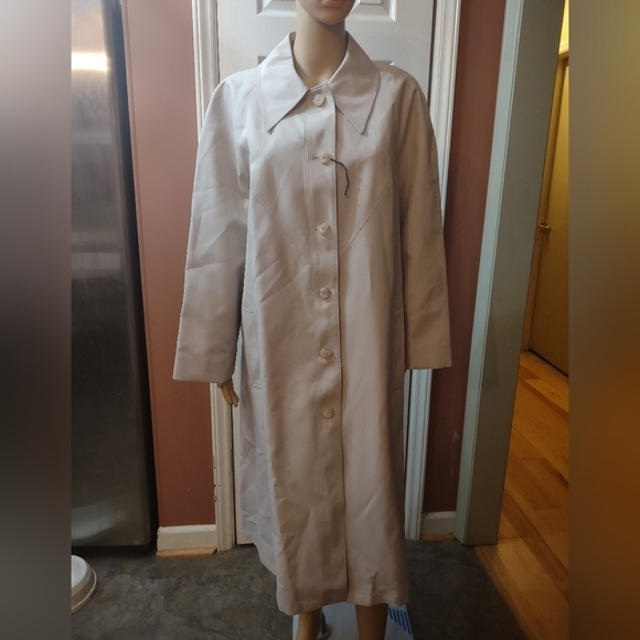 REASONABLE OFFERS ACCEPTED NWT Misty Harbor Size 18 1/2 Rain Coat Trench Coat - Picture 1 of 12